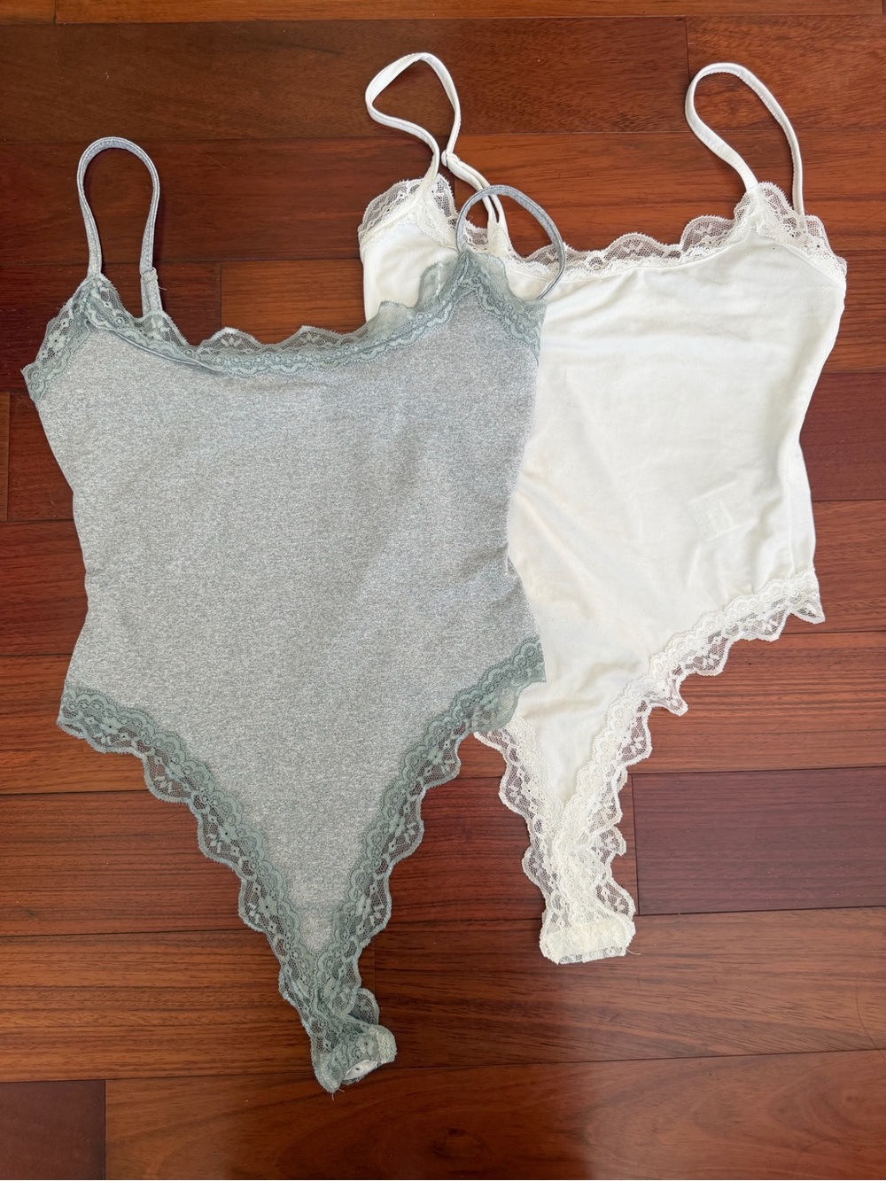 NWOT SHEIN Lace-Trim Bodysuit Set in Light Gray & White